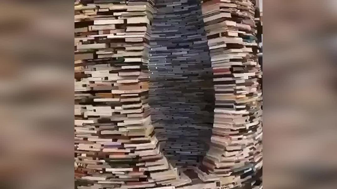 Башня из книг