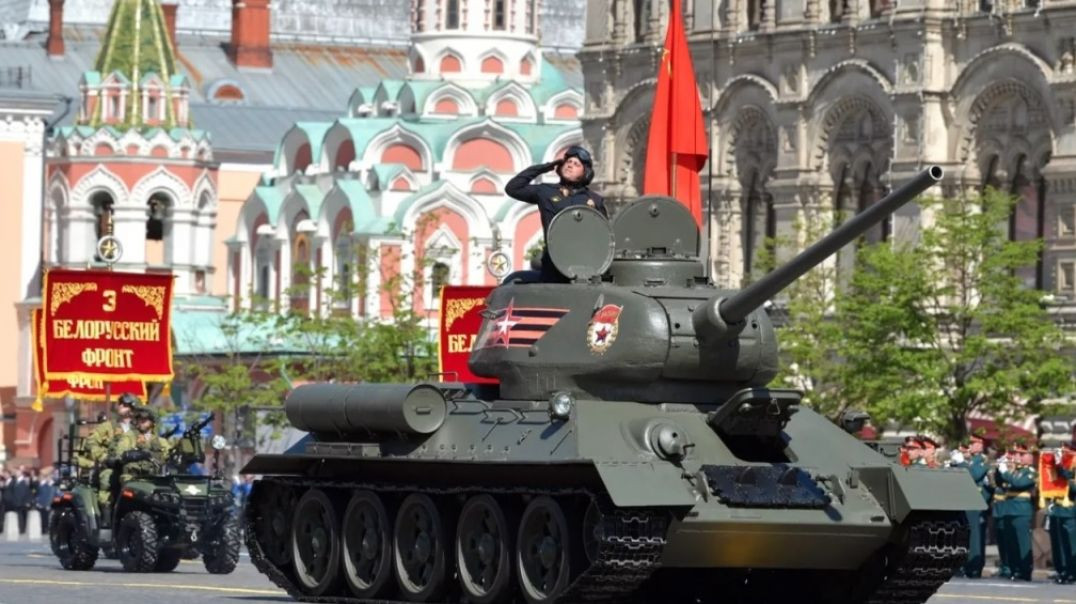 Парад Победы на Красной площади • Президент России