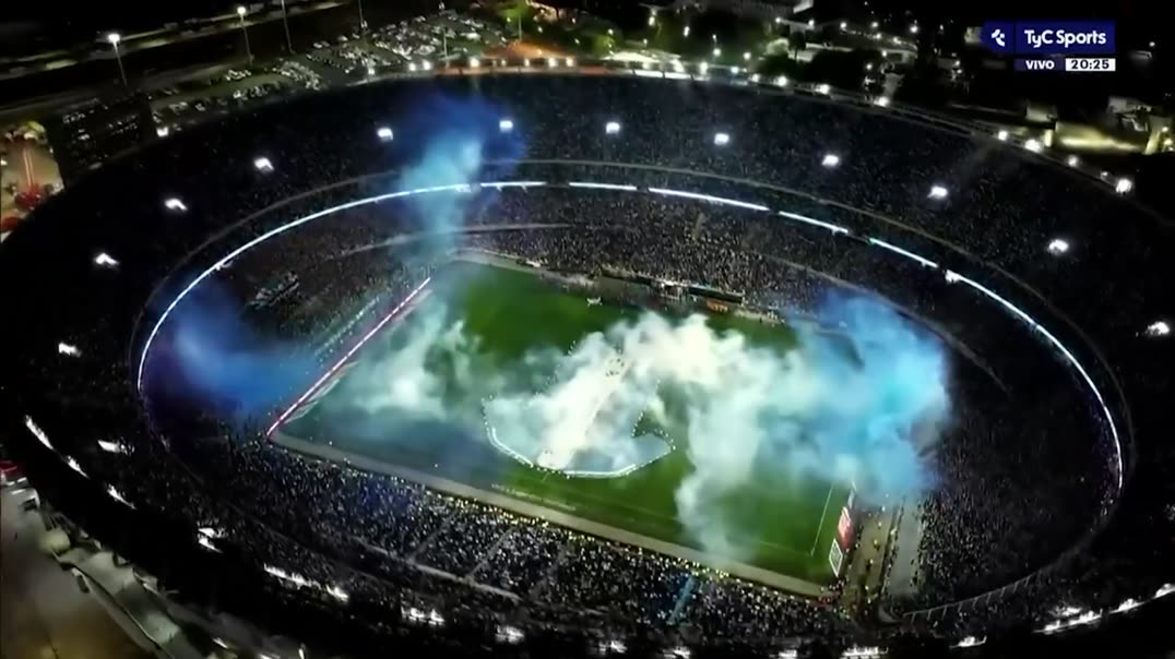 Emotional Lionel Messi and the Argentina Team Sing the Anthem ⚽